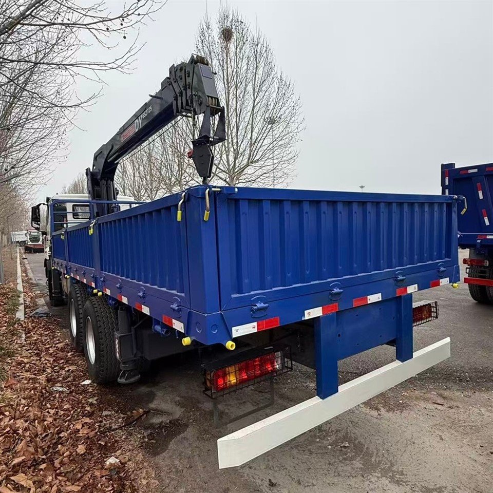 16-Ton Truck-Mounted Crane factory